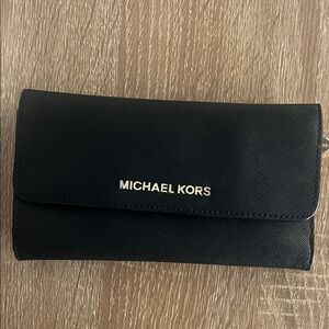🎅🏽Michael Kors Black Saffiano Leather Wallet